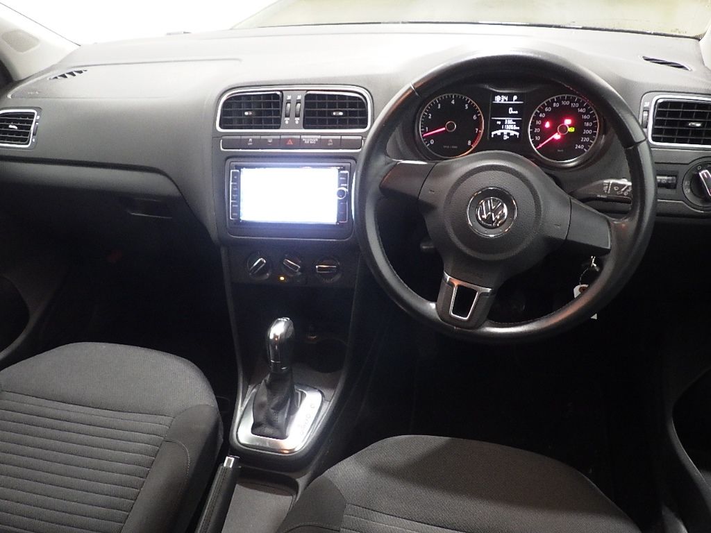 2014 Volkswagen ポロ 5HB auction photo 3