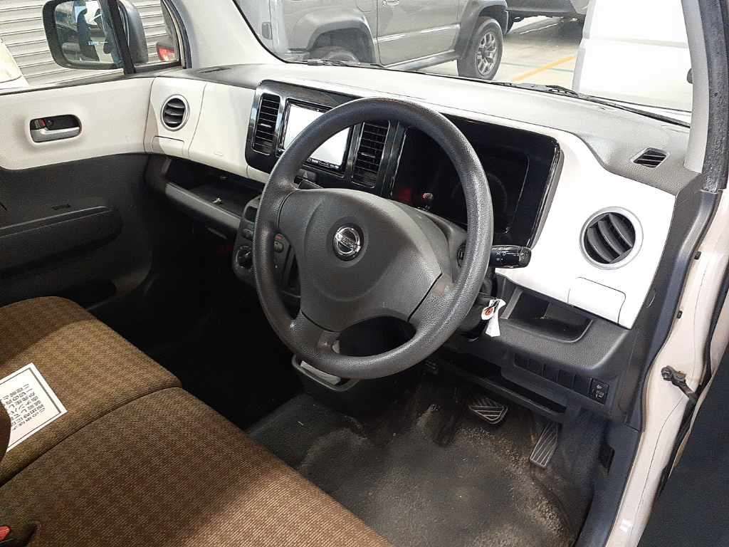 2011 Nissan モコ S auction photo 9
