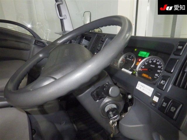 Isuzu auction photo 5