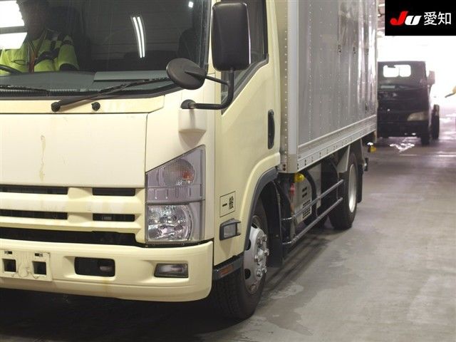 Isuzu auction photo 7