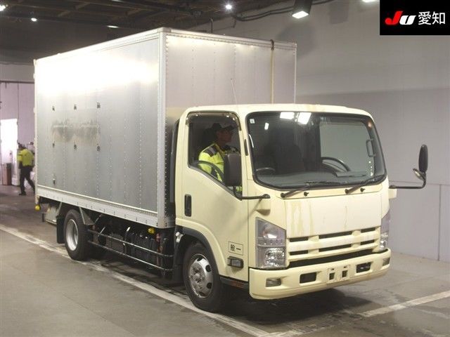 Isuzu Japan auction vehicle
