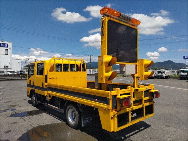 2012 Isuzu Elf Double cab auction photo 2