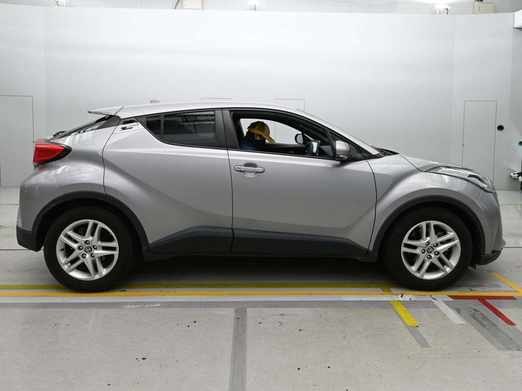 2022 Toyota C-HR S auction photo 3