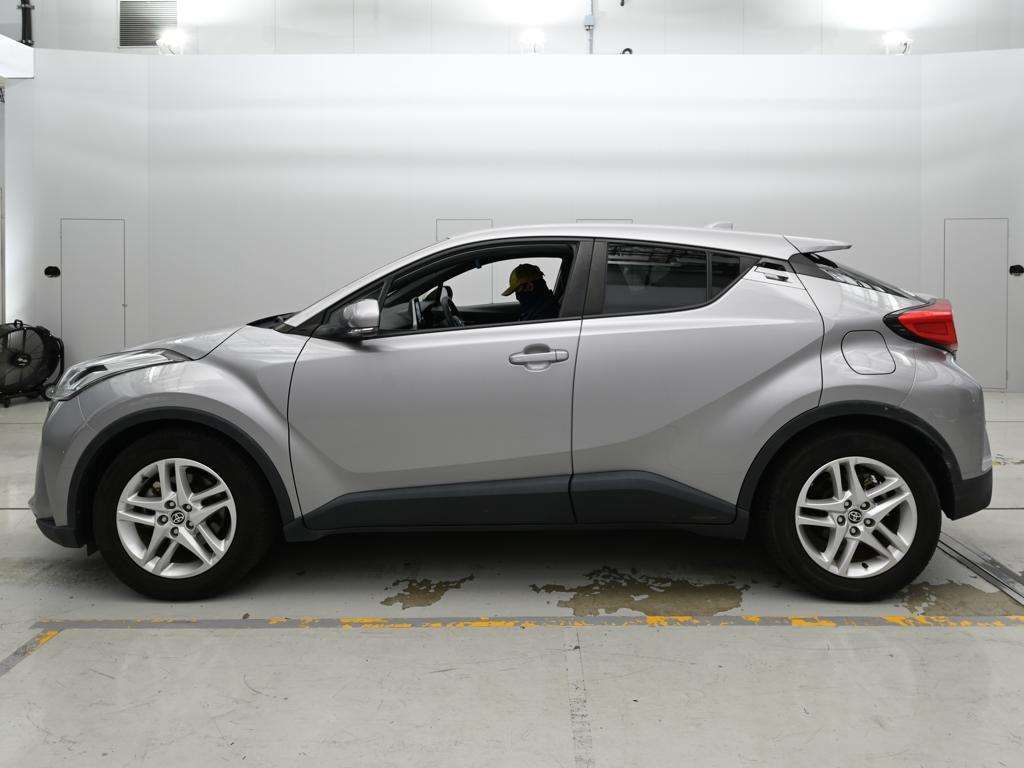 2022 Toyota C-HR S auction photo 4