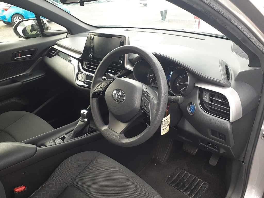 2022 Toyota C-HR S auction photo 9