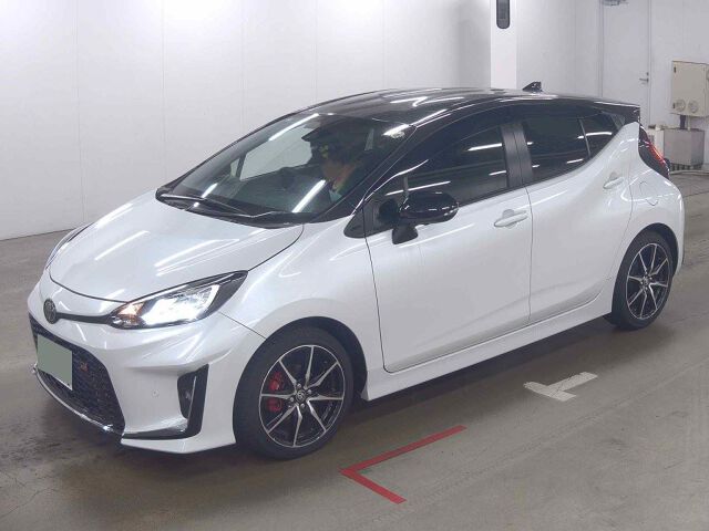 2025 Toyota Aqua GRスポーツ auction photo 4