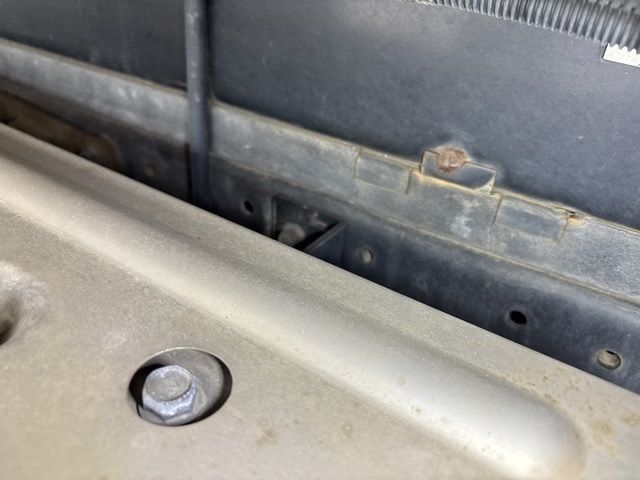 2022 Mitsubishi Fuso Canter Aluminum van, 4WD auction photo 17