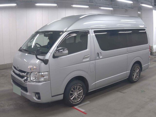 2017 Toyota Hiace Camping 4WD auction photo 4
