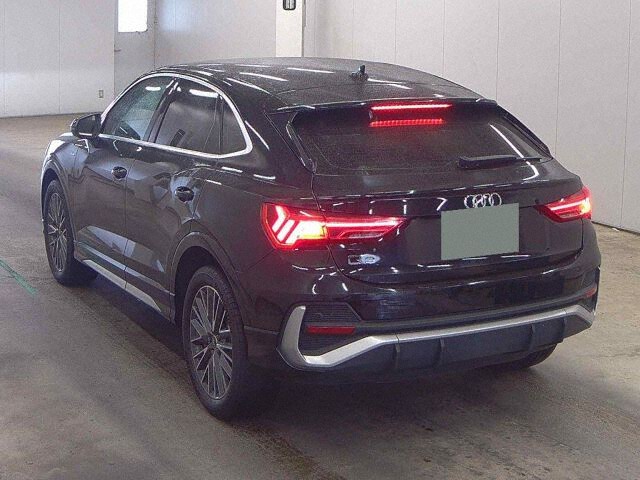 2022 Audi Q3 Sportback 35TFSI S-Line auction photo 2
