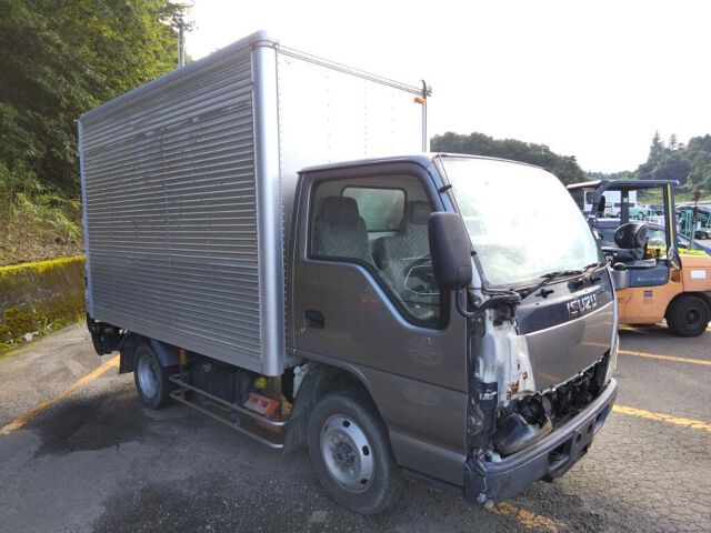 Japan Auction Vehicles 5 2006 Isuzu Elf Panel van 4WD auction photo