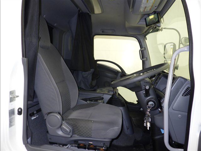 2021 Isuzu Forward Wing auction photo 6