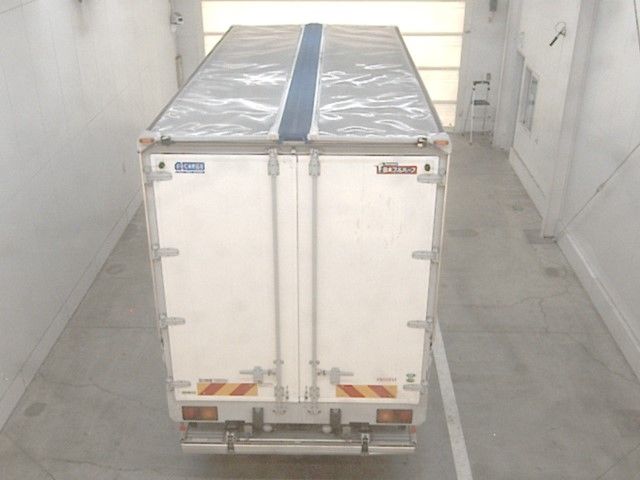 2021 Isuzu Forward Wing auction photo 3