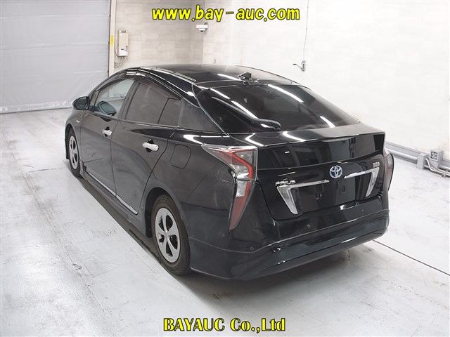 2016 Toyota Prius A Touring Selection auction photo 2