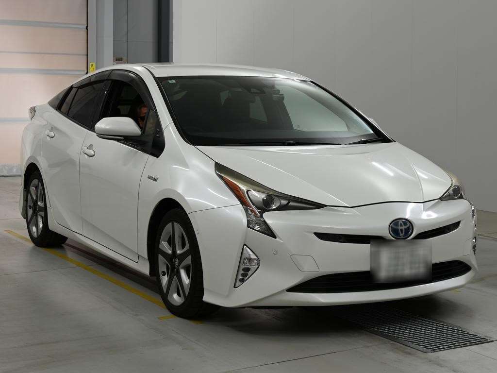 2016 Toyota Prius Aツーリングセレクション auction photo 5