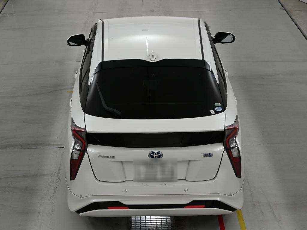 2016 Toyota Prius Aツーリングセレクション auction photo 8