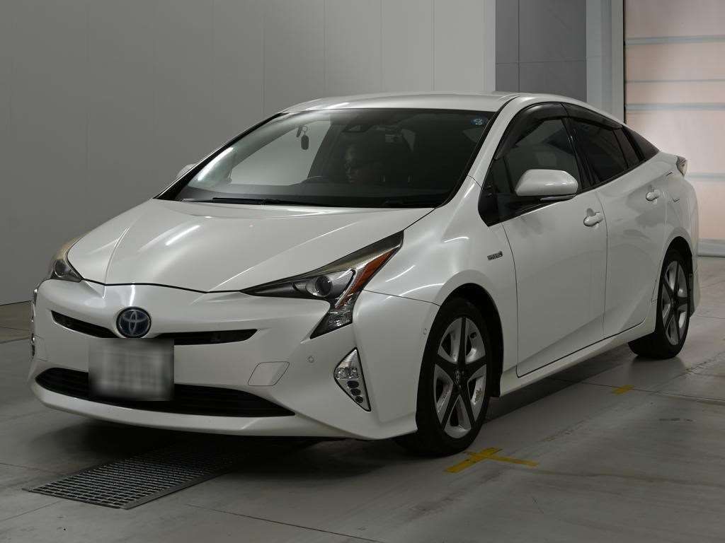 2016 Toyota Prius Aツーリングセレクション Japan auction vehicle