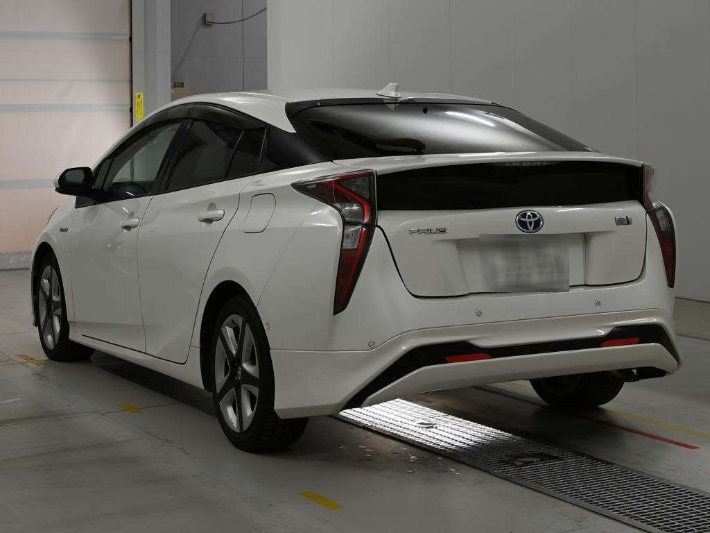 2016 Toyota Prius Aツーリングセレクション auction photo 6