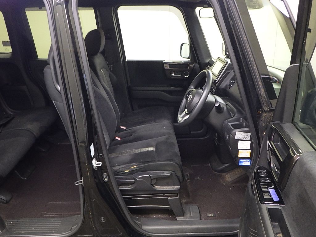 2017 Honda N-BOX 4WD カスタムG Lホンダセンシング auction photo 6