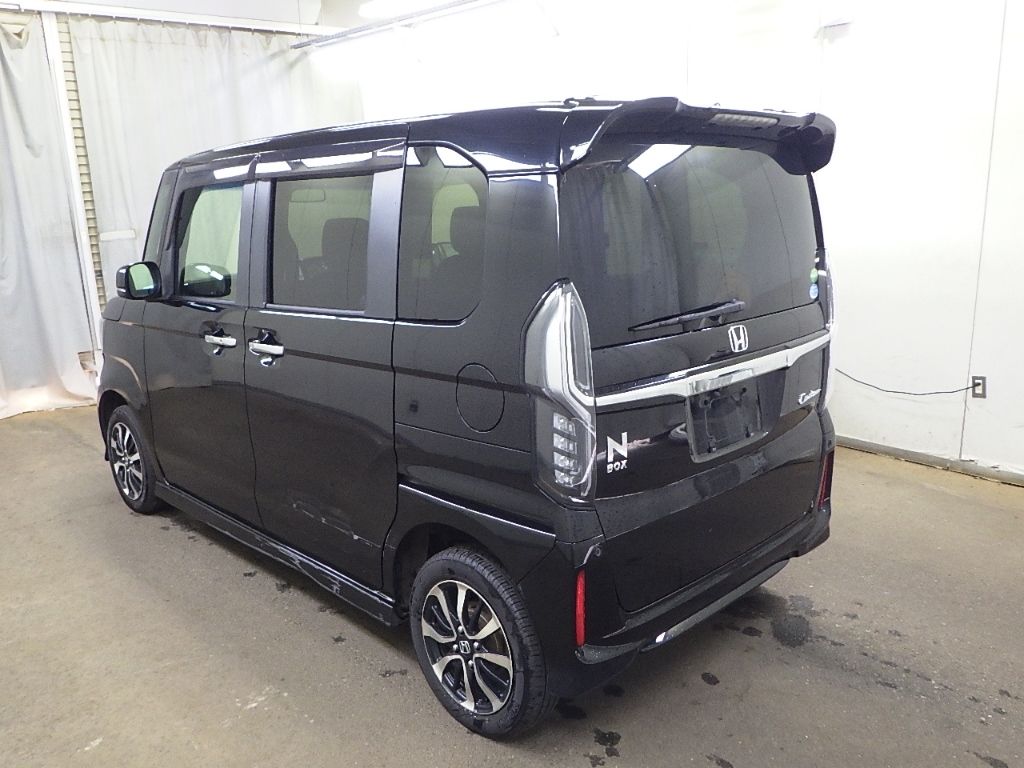 2017 Honda N-BOX 4WD カスタムG Lホンダセンシング auction photo 5