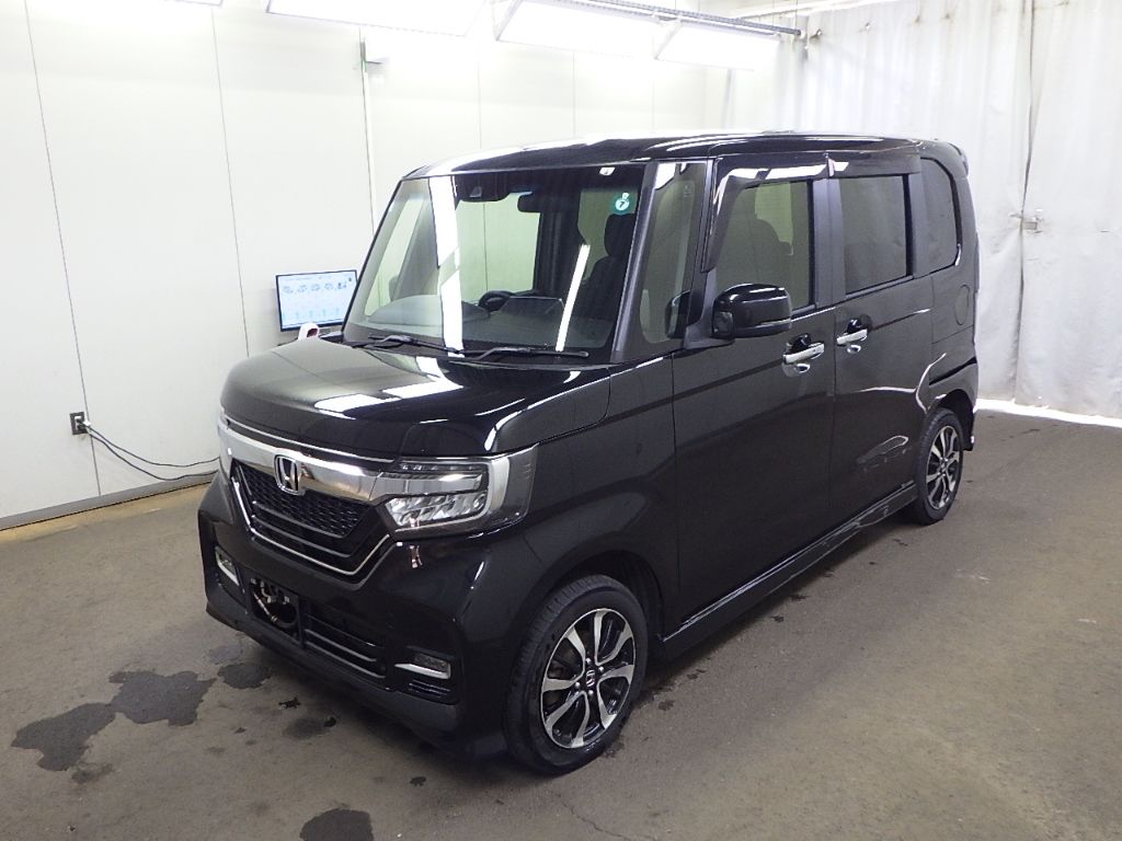 2017 Honda N-BOX 4WD カスタムG Lホンダセンシング auction photo 4