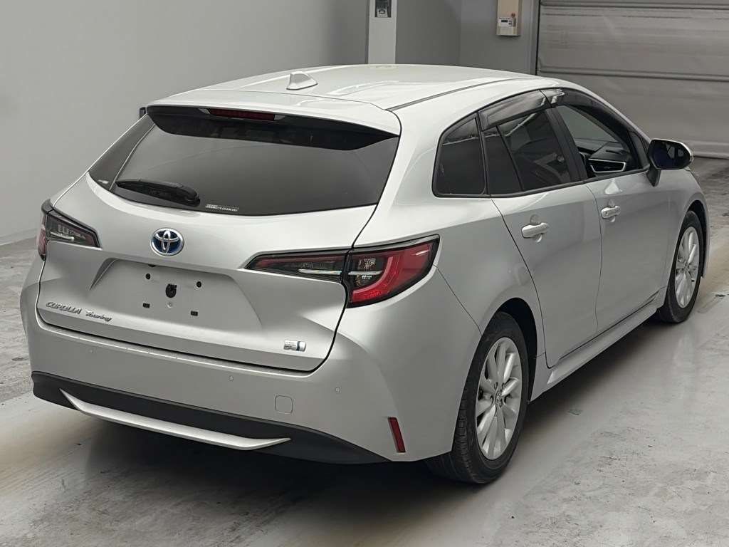 2021 Toyota Corolla Touring Hybrid S auction photo 2