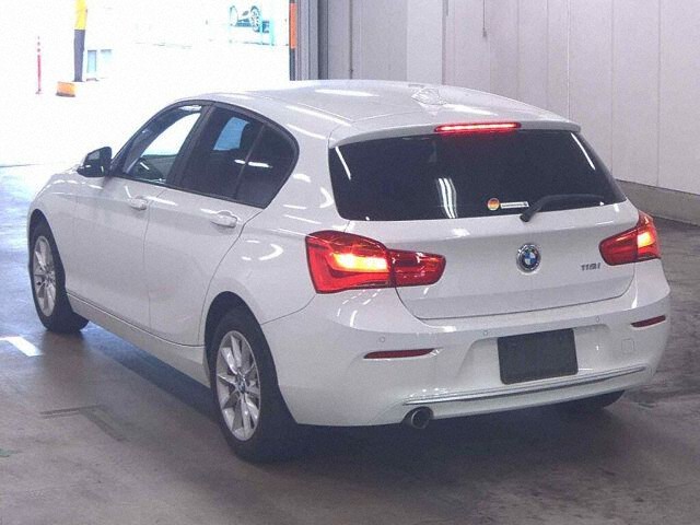 2016 BMW 1 Series 118I Style auction photo 2