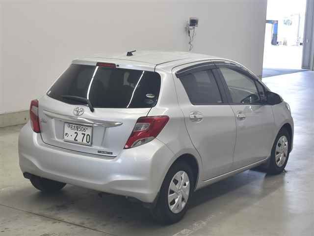 2016 Toyota Vitz F LEDエディション auction photo 5