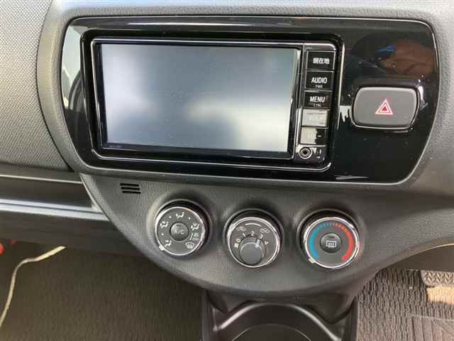 2016 Toyota Vitz F LEDエディション auction photo 6