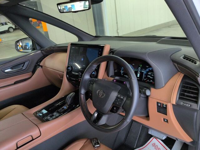 2025 Toyota Vellfire Z Premier auction photo 3