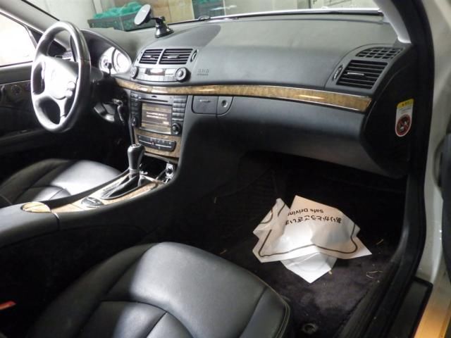 2009 Mercedes-Benz E 550 ワゴンAV S auction photo 2