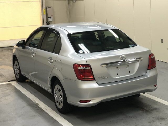 2021 Toyota Corolla Axio EX auction photo 2