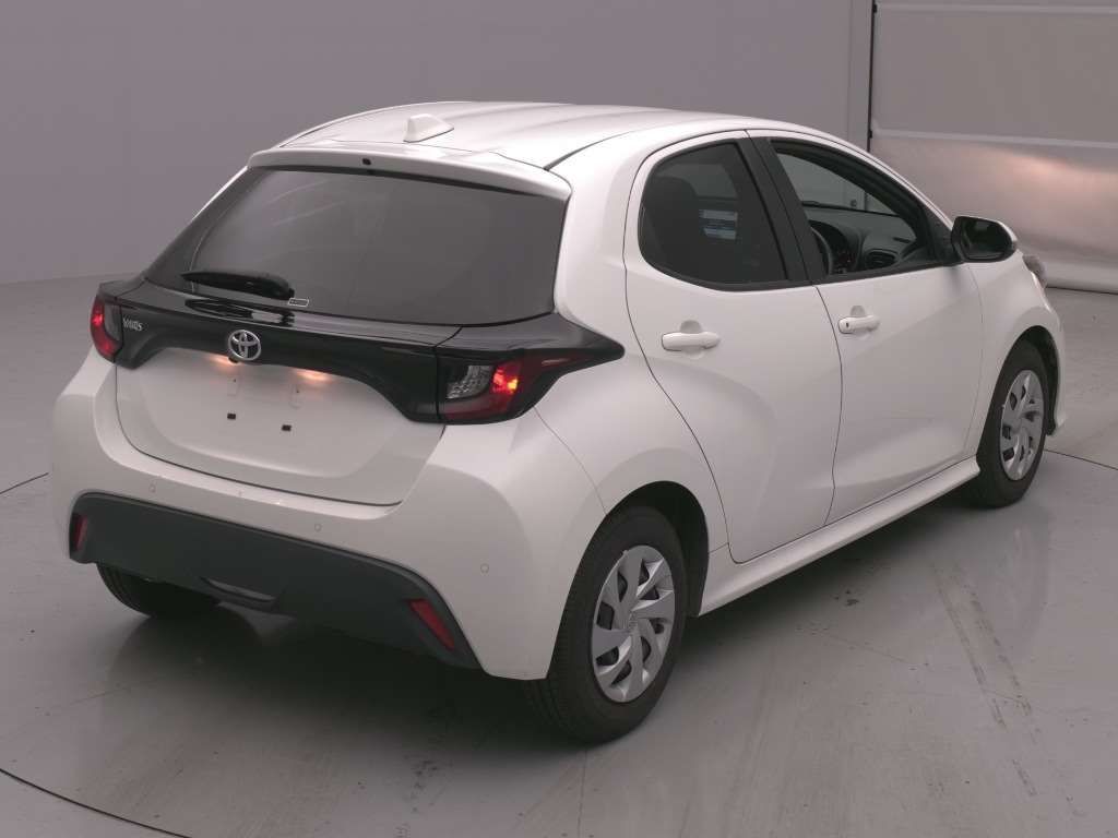 2021 Toyota Yaris X auction photo 2