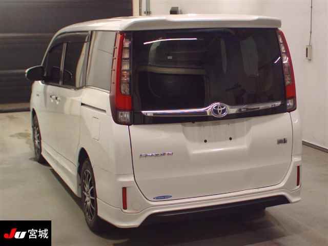 2016 Toyota Esquire ハイブリッドGi auction photo 2