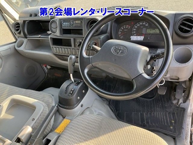 2017 Toyota Dyna パネルバン auction photo 3