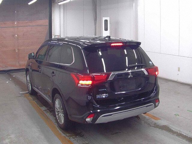 2019 Mitsubishi Outlander PHEV G Limited Edition 4WD auction photo 2
