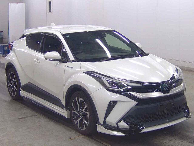 2020 Toyota C-HR G Japan auction vehicle