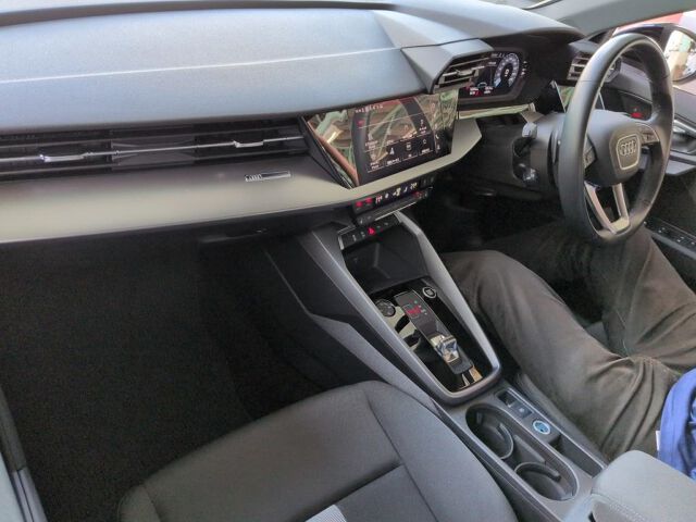 2024 Audi A3 SB30TFSIシグネE auction photo 3