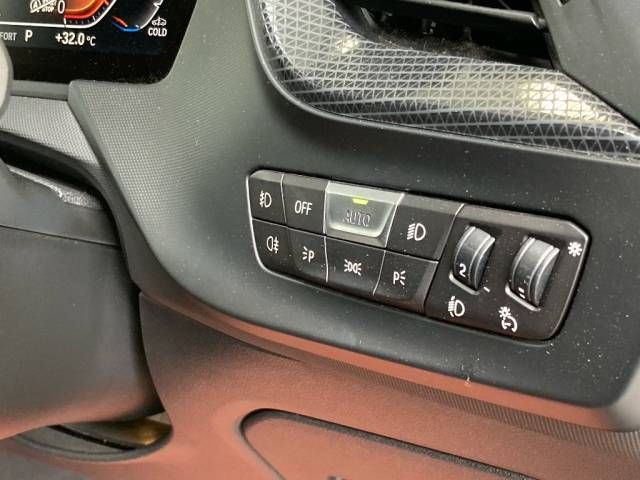 2021 BMW 1 Series 118d Play Edition auction photo 5
