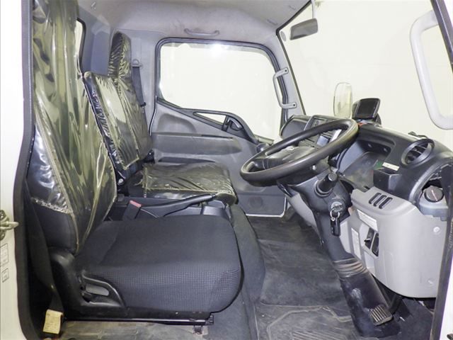 2019 Mitsubishi Fuso Canter Flatbed auction photo 5