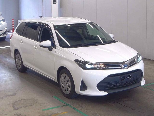 2023 Toyota Corolla Fielder ハイブリッドEX Japan auction vehicle