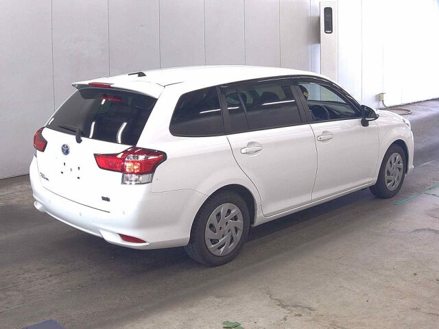 2023 Toyota Corolla Fielder ハイブリッドEX auction photo 5