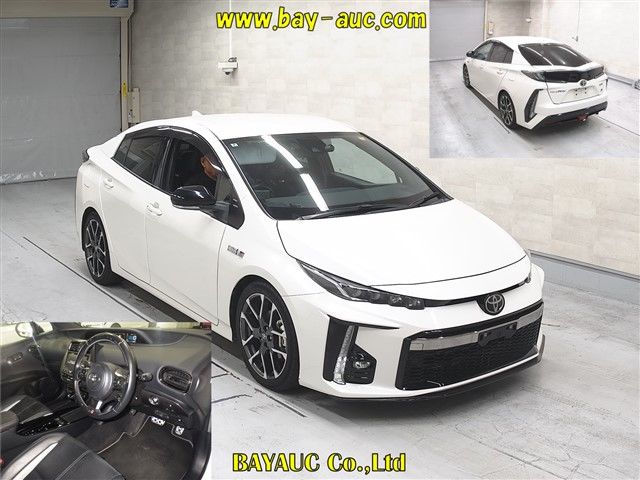 2020 Toyota Prius PHEV S GR Sport auction photo 4