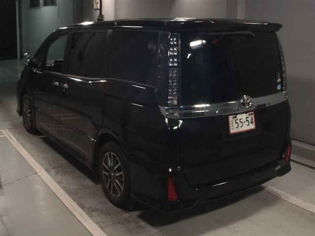 2015 Toyota Voxy auction photo 2