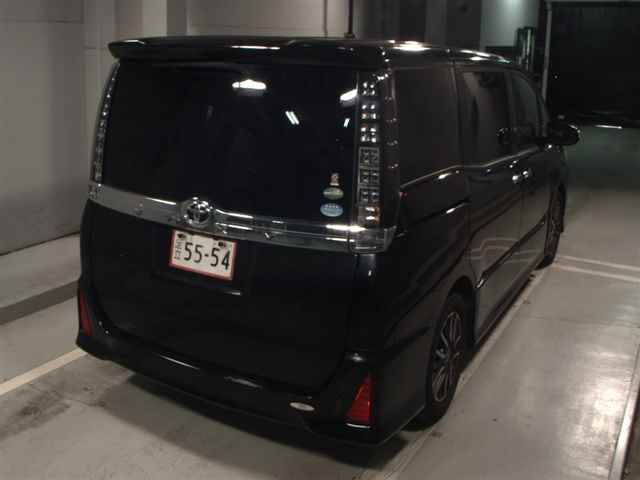 2015 Toyota Voxy auction photo 5