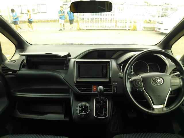 2015 Toyota Voxy auction photo 8