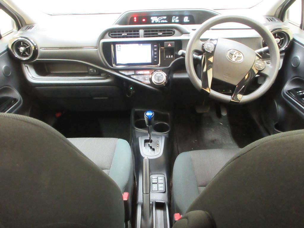 2016 Toyota Aqua Sスタイルブラック auction photo 3