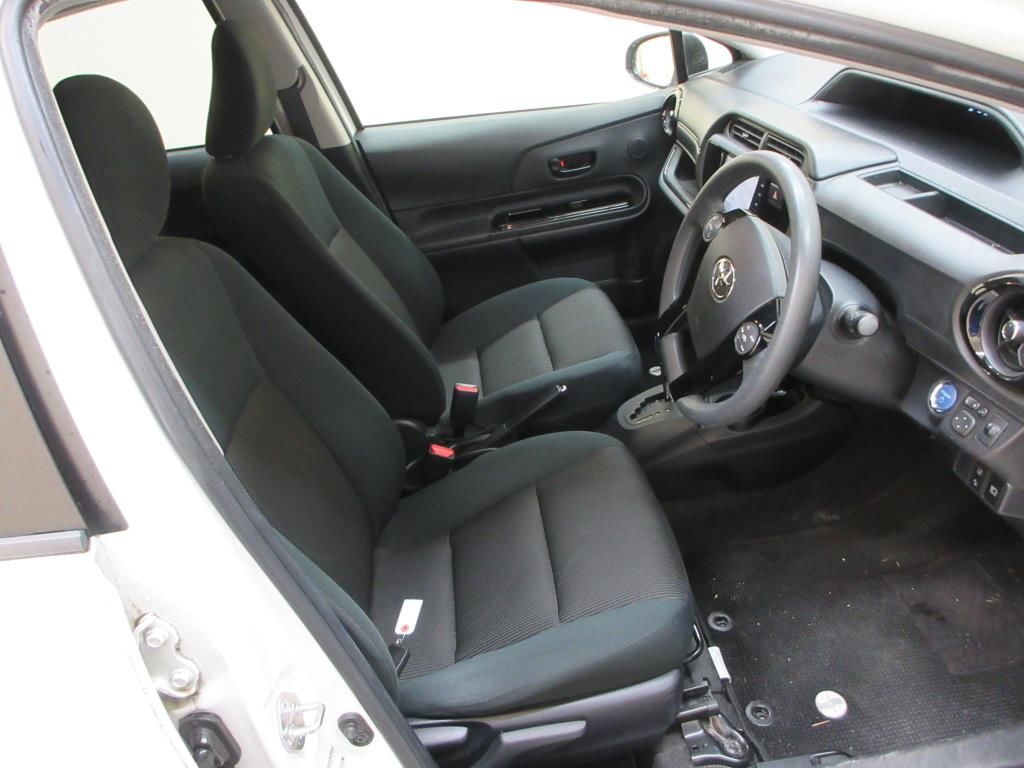2016 Toyota Aqua S Style Black auction photo 6