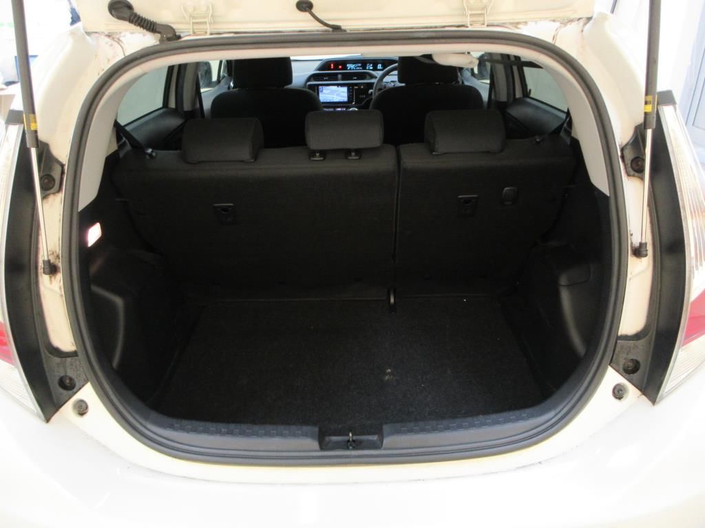 2016 Toyota Aqua Sスタイルブラック auction photo 8