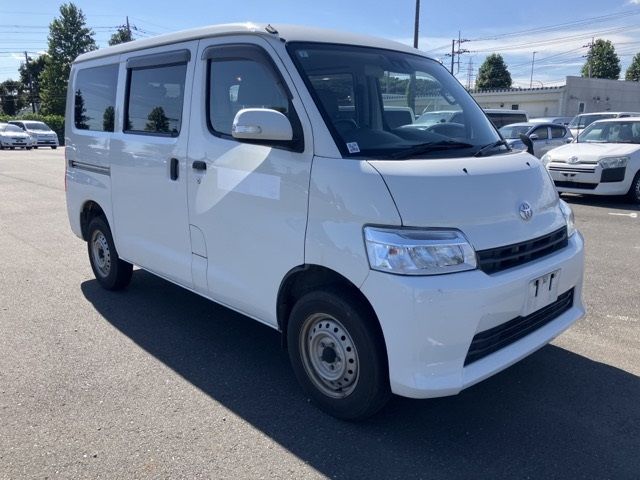 2021 Toyota TownAce GL Japan auction vehicle