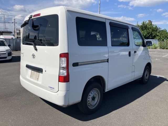 2021 Toyota TownAce GL auction photo 2